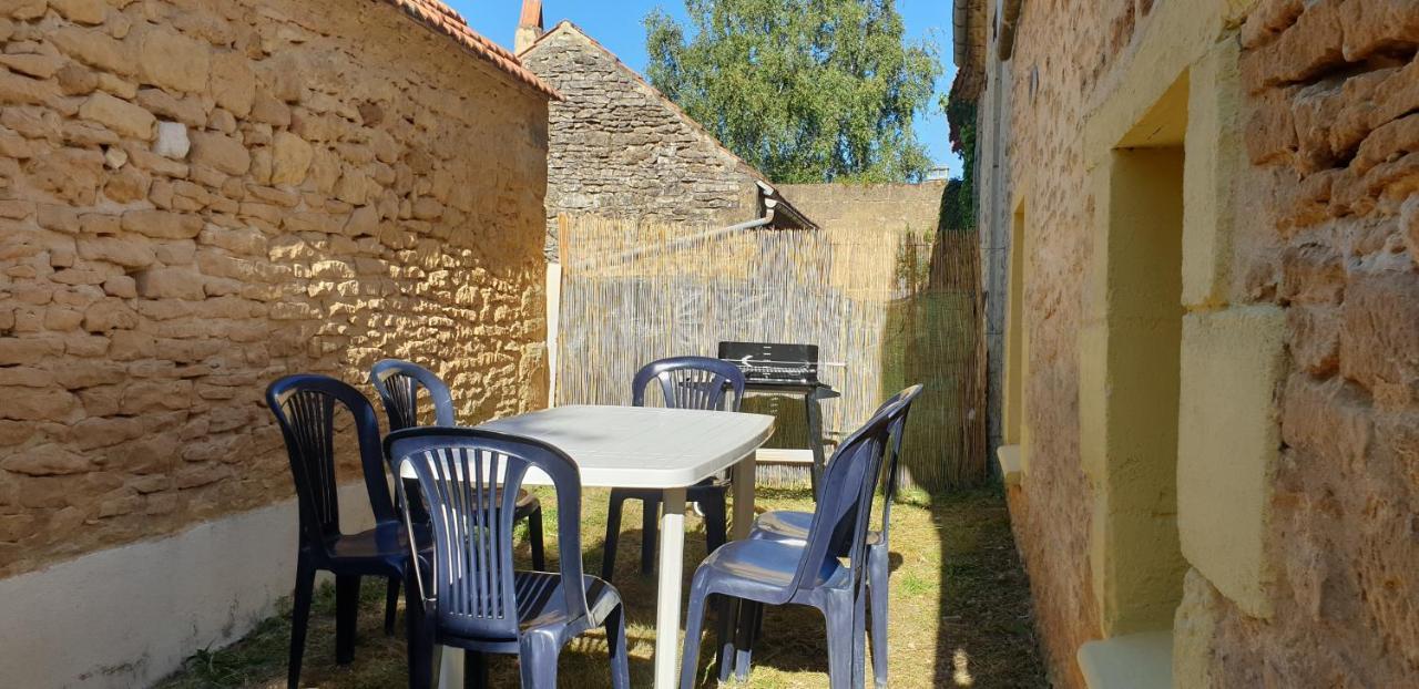 Petite Maison En Pierre Au Coeur Du Perigord Noir Proche De Sarlat Et Rocamadour Salignac Eyvigues Exterior photo