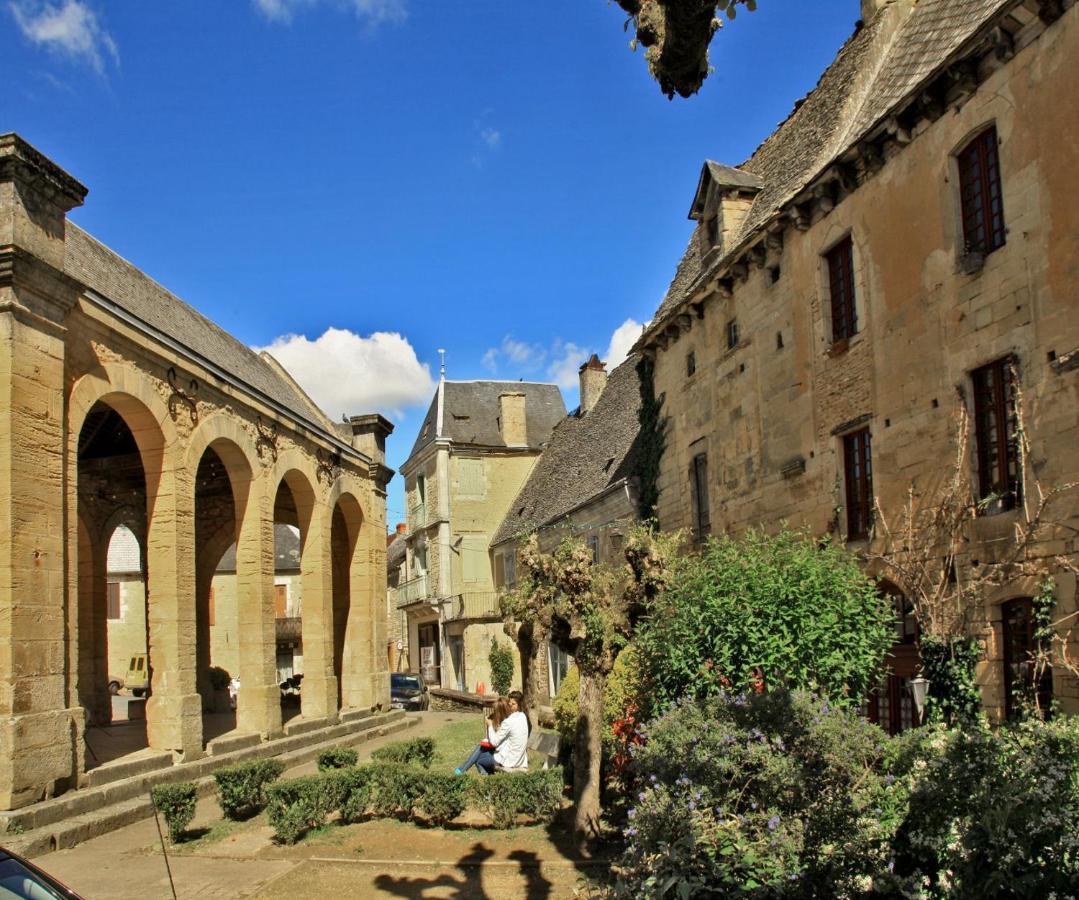 Petite Maison En Pierre Au Coeur Du Perigord Noir Proche De Sarlat Et Rocamadour Salignac Eyvigues Exterior photo
