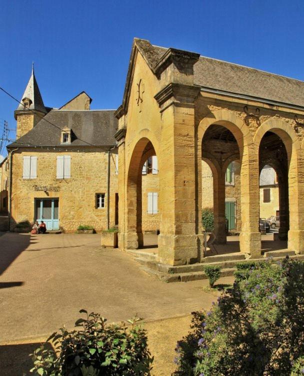 Petite Maison En Pierre Au Coeur Du Perigord Noir Proche De Sarlat Et Rocamadour Salignac Eyvigues Exterior photo